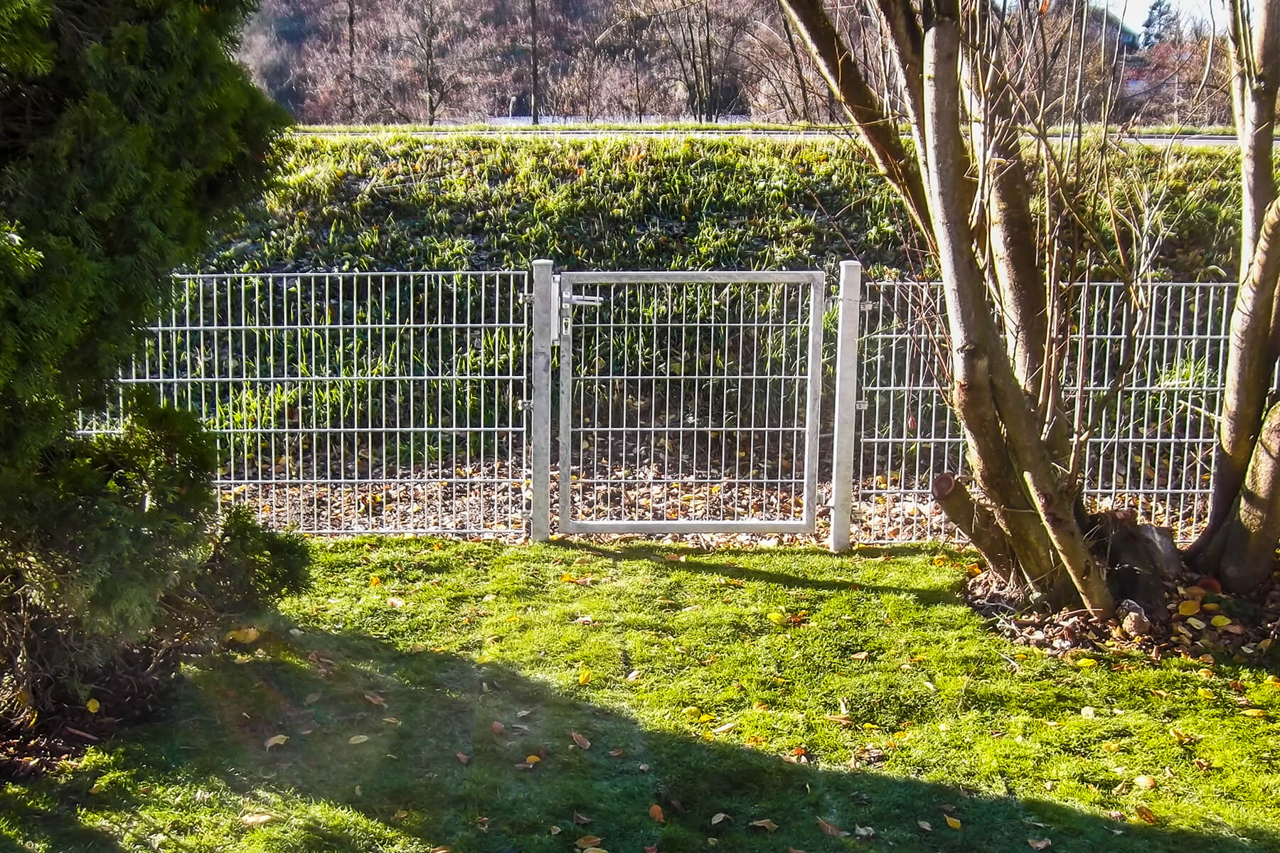 Stabmattenzaun mit kleiner Gartentüre von Dewald Garten & Zaun aus Ingelfingen-Dörrenzimmern, Kreis Küzelsau, Hohenlohe